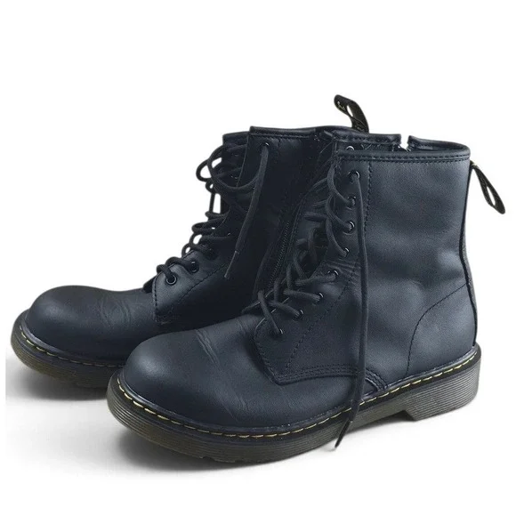 Dr. Martens 1460 Y Kids Size 5 Black Excellent Side Zip Lace Up Combat‎ Boots