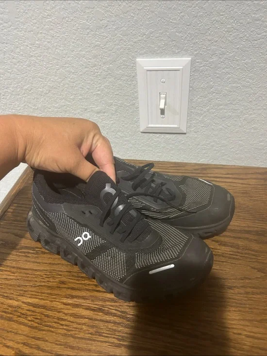 Women’s On aclouds