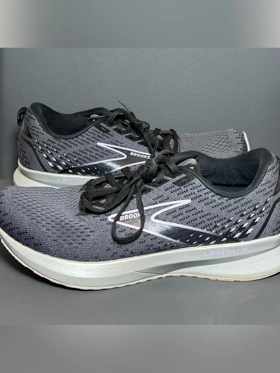 Brooks Levitate 5 Running Shoes Gray Women’s Size 9