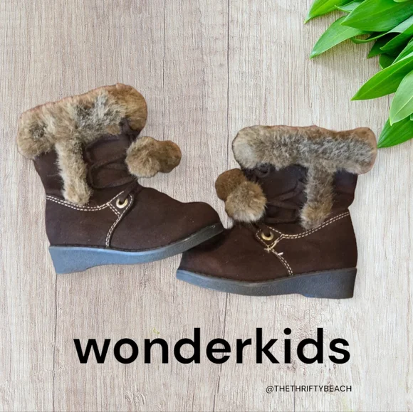Wonder Kids Toddler Girls Brown Faux Fur Pom Pom Winter Boots Size 6M
