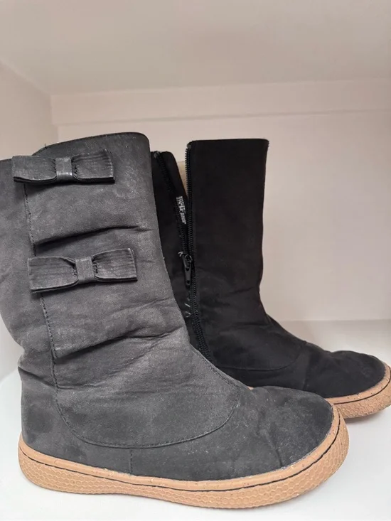 Livie & Luca Black Girls' Mid-Calf Boots with Bow Accents