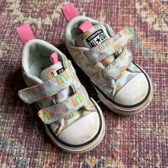 Converse infants size 4 Kids' Rainbow Sneakers - Pink and White
