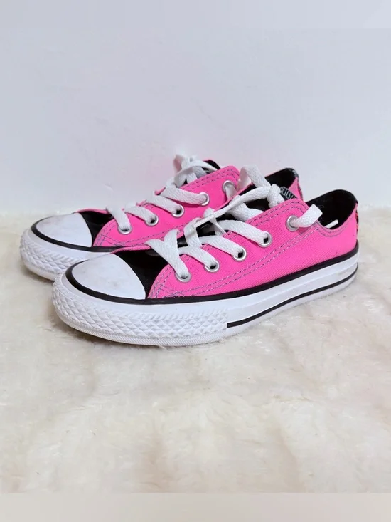 Converse Kids Low-Top Canvas Sneakers in Neon Pink and Black size 12 youth