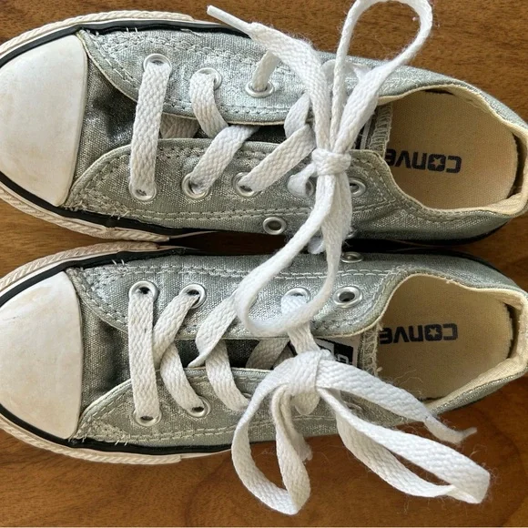 Converse Kids Metallic Silver Low-Top Sneakers Kid Size 11