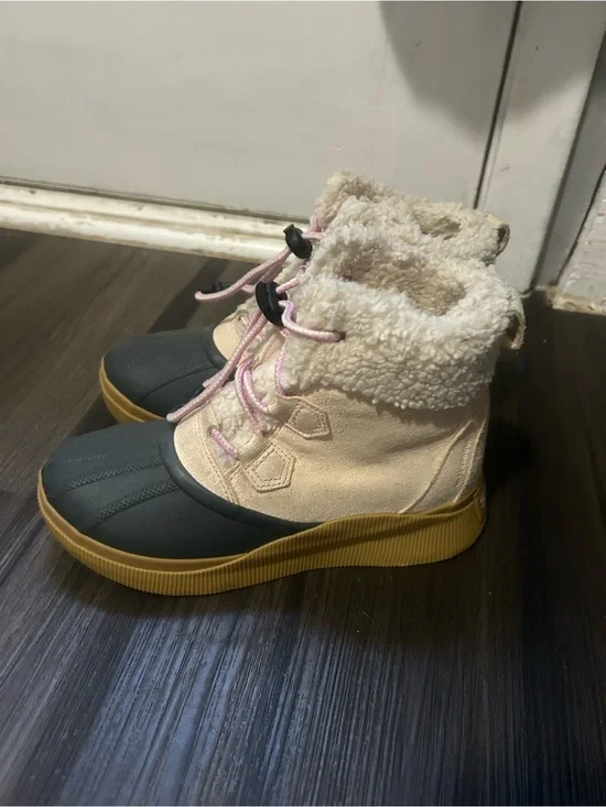 Sorel Kids Winter Boots in Pink, Black, Cream and Tan