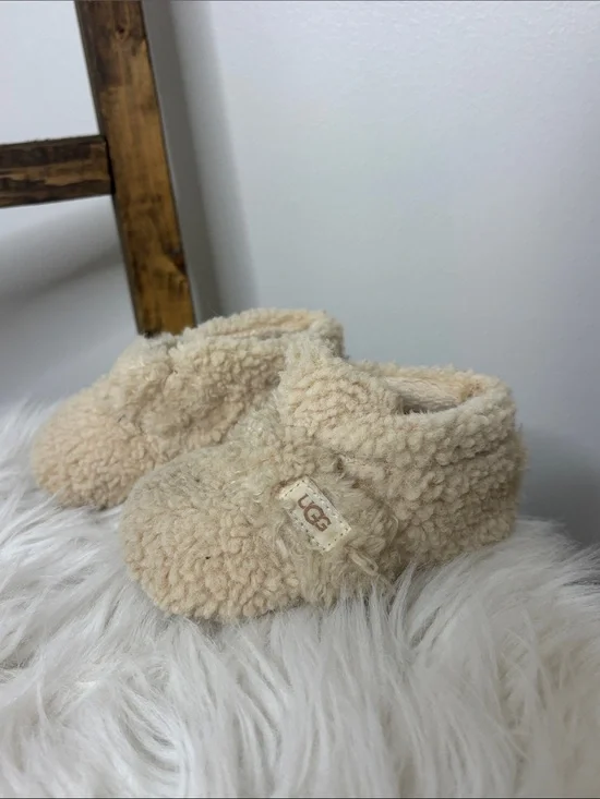 UGG Kids Cream Fuzzy Slip-On Bootie Size 4