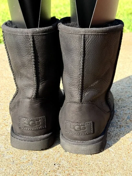 UGG Kids Classic Short II Black Waterproof Boots Size 2 Cozycore Winter 4084