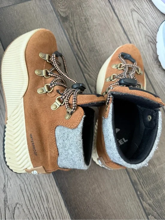 Sorel Kids Waterproof Lace-Up Boots