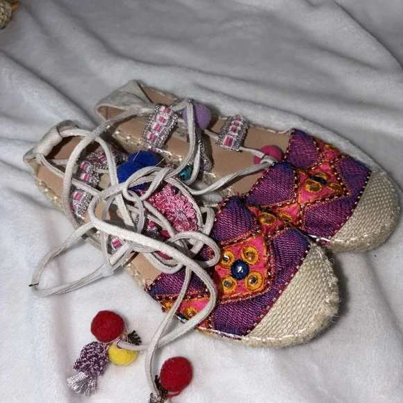 Vintage Havana Barbuda Stone Multi Colored Embroidered Espadrilles 7.5 Tie Strap