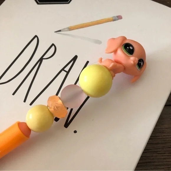 The Littlest Pet Shop: Dog handmade beaded pen