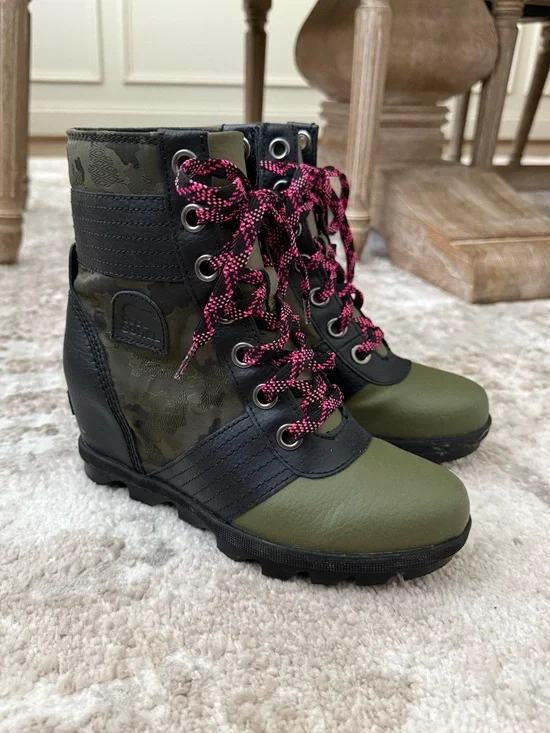 Sorel Lexie Camo Wedge Winter Boots