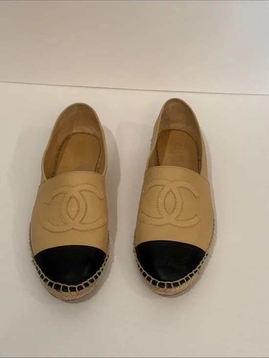 CHANEL Beige Leather Espadrille Flats with Black Cap Toe