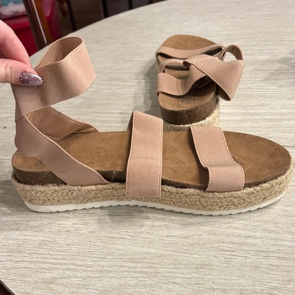 Women's light pink Sandals. Time and Tru. Size 11