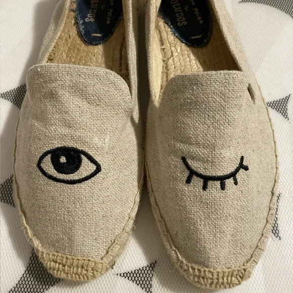 Soludos Beige Espadrille Slippers with Black Eye Embroidery