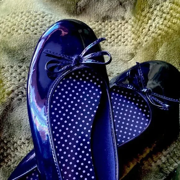 Smart Fit Black shiny dress shoes new girls Sz 4 RARE