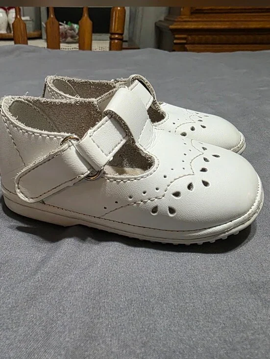 Angels White Girls Mary Jane Dress Shoes with Buckle