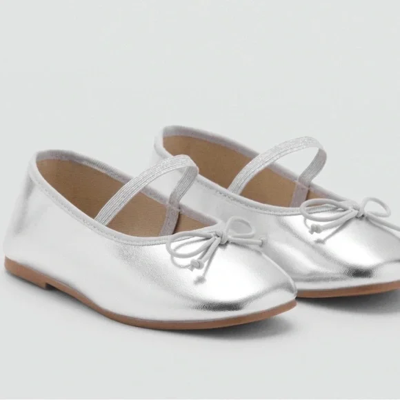 Place Shiny Silver Dress Shoes for Kids