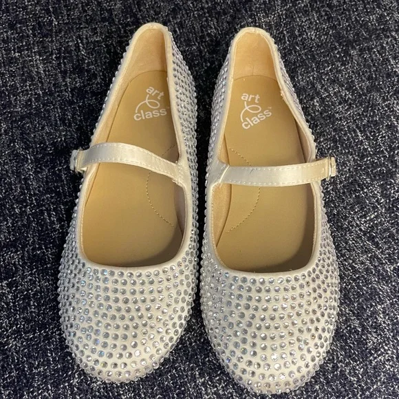 BNWOT Art class Silver Rhinestone Mary Jane Dress Shoes
