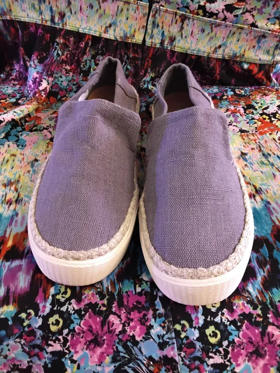 Toms Lavender Canvas Slip-On Espadrilles