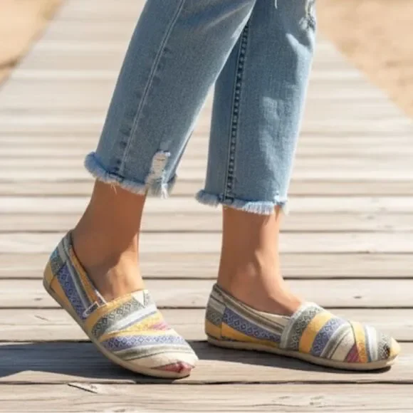 Toms Multicolor Striped Espadrilles Flats Slip On Cozy Aztec Tribal Shoes