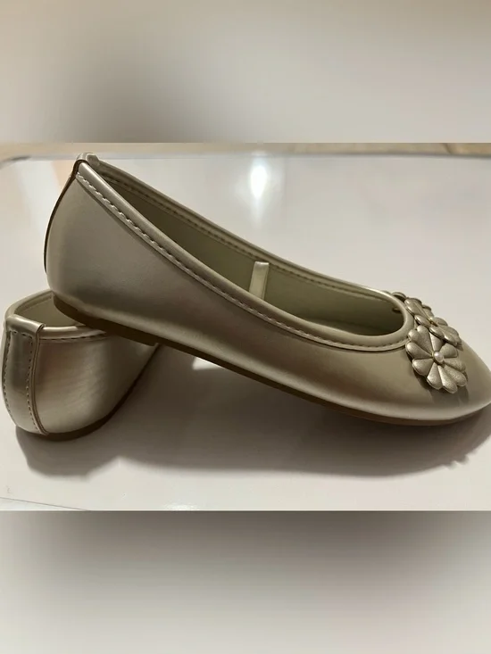BCBG Girls Taisy Ballet Flat Shoes Size 13M Metallic Champagne Gold
