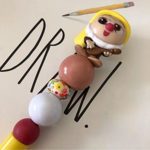 Disney Doorables: Snow White & The Seven Dwarfs: Sneezy handmade beaded pen