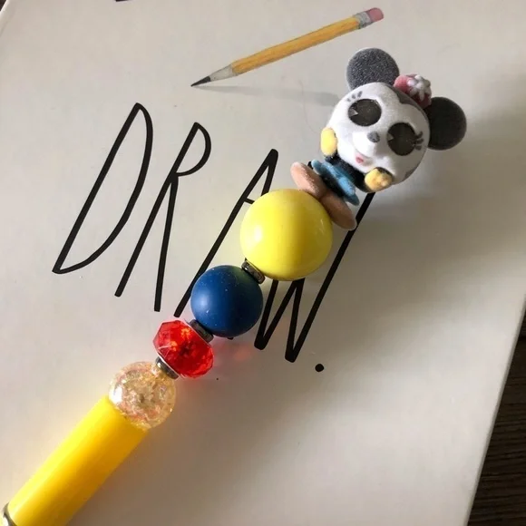 Disney Doorables: Mickey Mouse: Classic Minnie Mouse handmade beaded pen