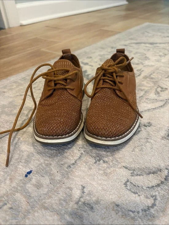 Kids Brown Knit Dress Shoes with Lace-Up Comfort