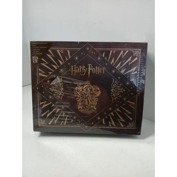 HARRY POTTER GRYFFINDOR DELUXE‎ STATIONERY SET 2015 INSIGHT EDITIONS NEW IN BOX