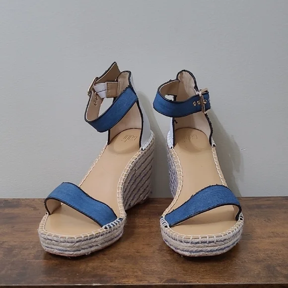 CAbi Parker Blue & White Espadrille Wedges size 8