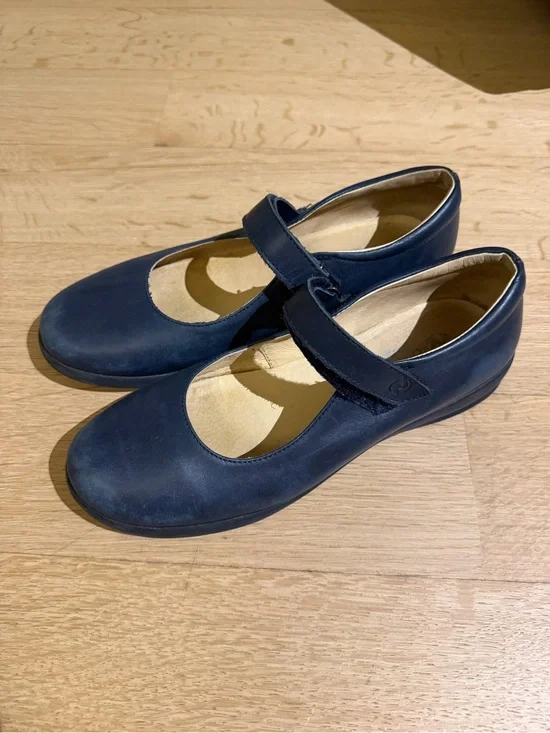 Naturino size 36 Girls Navy Mary Jane School Shoes