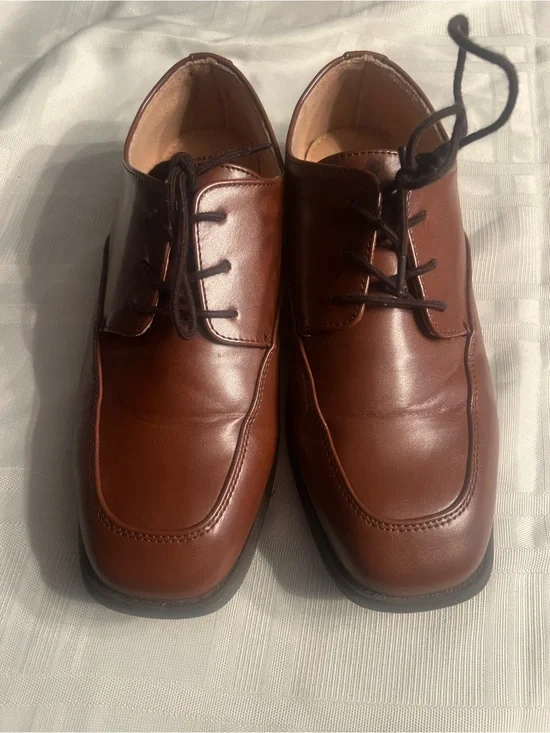 Sonoma dress shoes size 6 youth