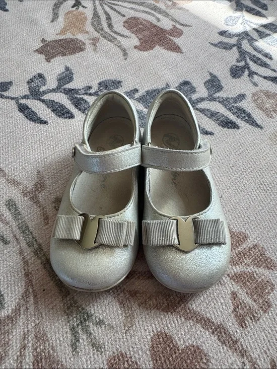 Naturino Girls Metallic Silver Mary Jane Shoes with Bow size 22