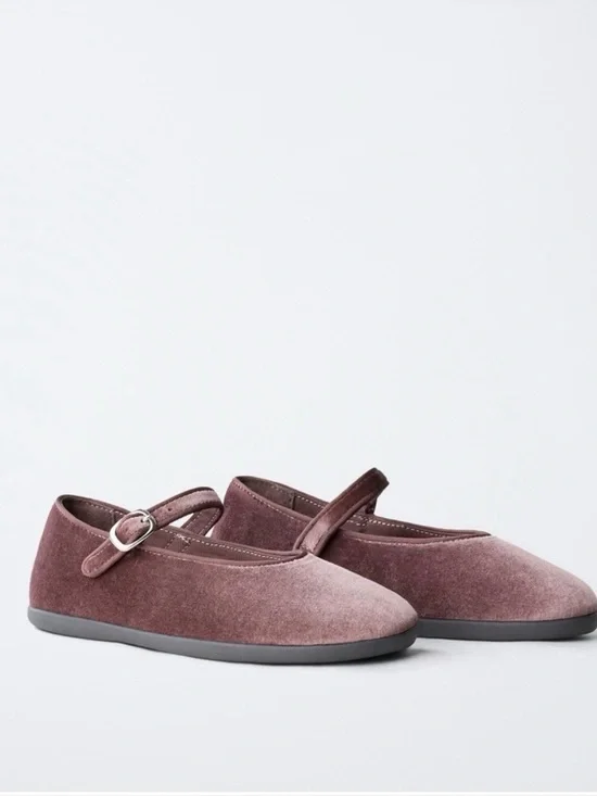 Zara Girls Mauve Velvet Mary Jane Shoes, size 13 (Zara 31)