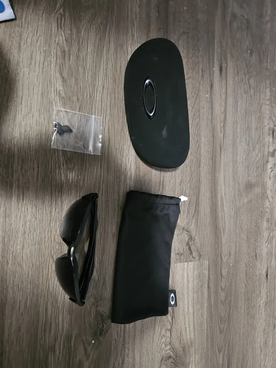 Oakley Flak Beta 2 Black Polarized Sunglasses with Protective Case