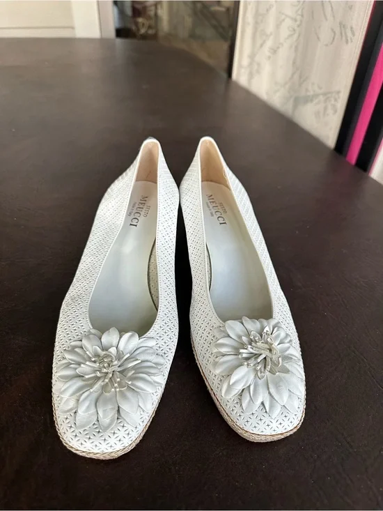 Sesto Meucci White Floral Appliqué Ballet Slight Wedge