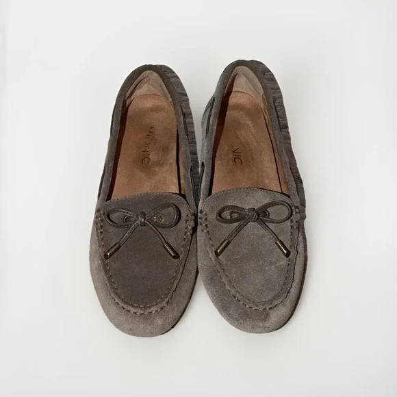 Vionic Gray Suede Virginia Driving Moccasins Loafers Size 6 Comfort Flats