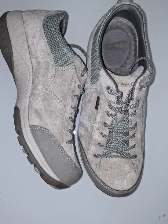 Womans Dansko Paisley Women's Waterproof Walking/Hiking Shoes Size 38 (US 7.5-8)
