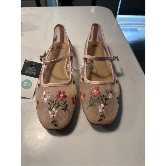 wild fable Beige Floral Embroidered Mary Jane Flats with Pink Trim