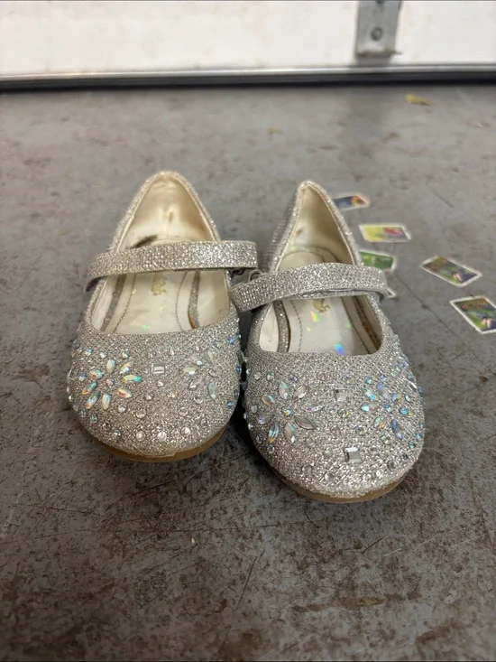 Girls Glitter Mary Jane Dress Shoes in Silver