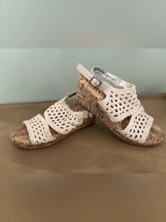 Girls sandals size 2