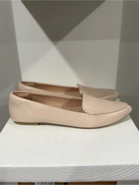 Classic Women's Leather Loafers in Blush