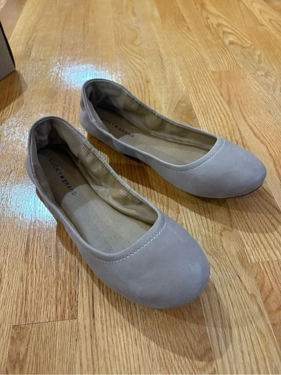 NWT Lucky Brand Taupe Rounded-Toe Ballet Flats