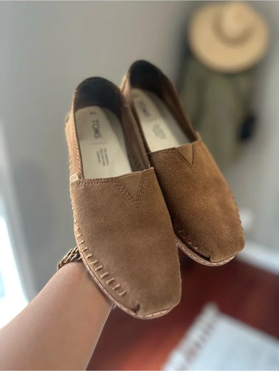 TOMS Brown Suede Comfy Cloud Step Slip-On Loafers in Chestnut Brown
