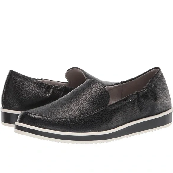 Naturalizer Raina slip on shoe, NWT , black with white trim,9.5 W