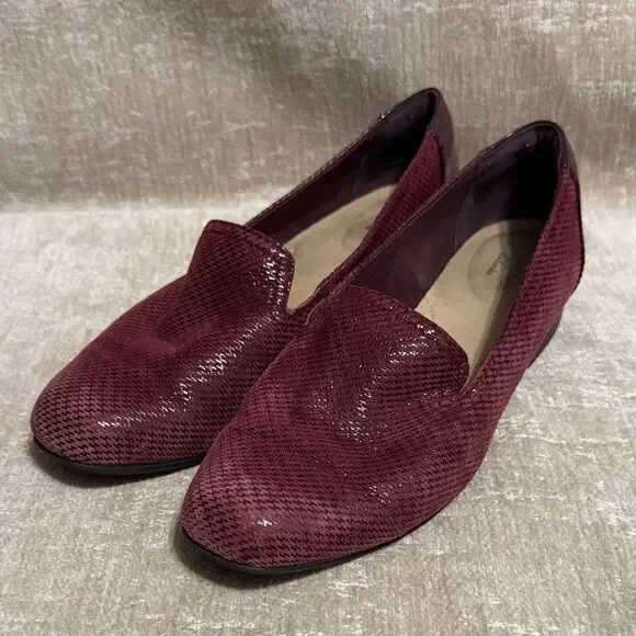 Clarks Collection Women's Juliet Hanley loafers in burgundy leather