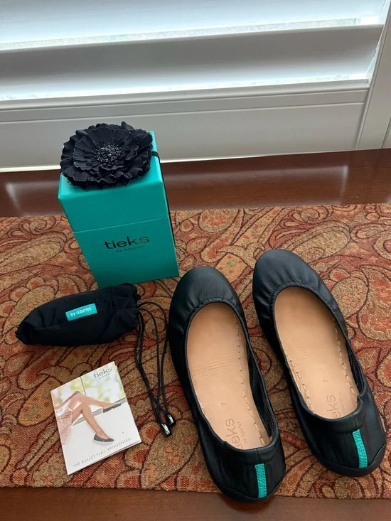Tieks Classic Matte Black Ballet Flats Size 7  Very Good Condition