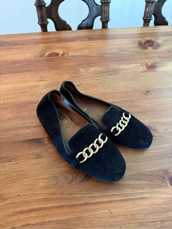 AEROSOLES Black Suede Loafers with Gold Chain Accent size 10