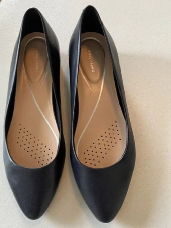 Easy Spirit Leather Flats Navy 8.5  Wide