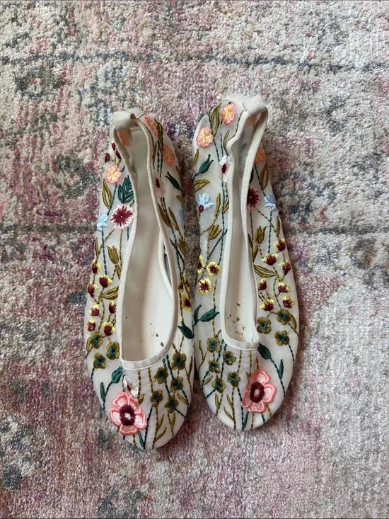 ZARA floral embroidered flats 39